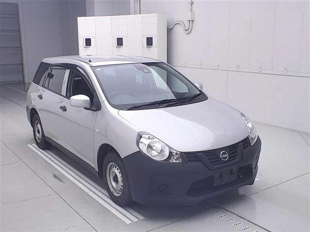 Nissan AD — фото 1