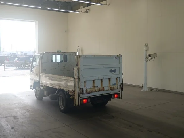 Isuzu ELF — фото 2