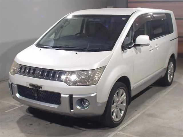 Mitsubishi DELICA — фото 1