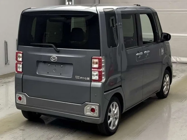 Daihatsu WAKE — фото 2