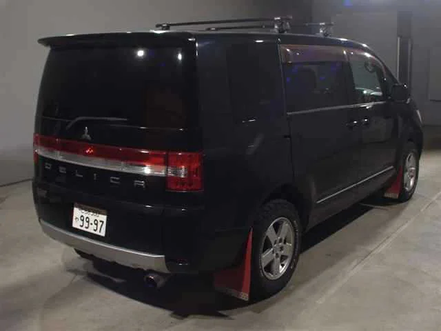 Mitsubishi DELICA — фото 2