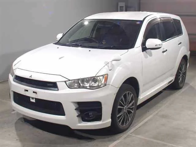 Mitsubishi OUTLANDER — фото 1