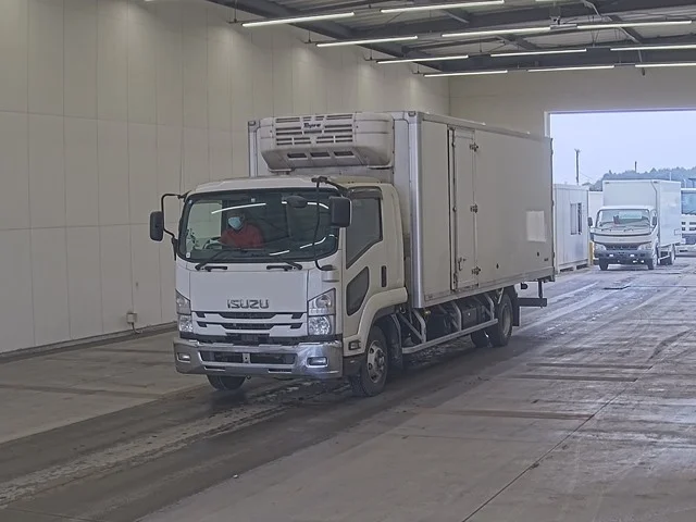Isuzu FORWARD — фото 1