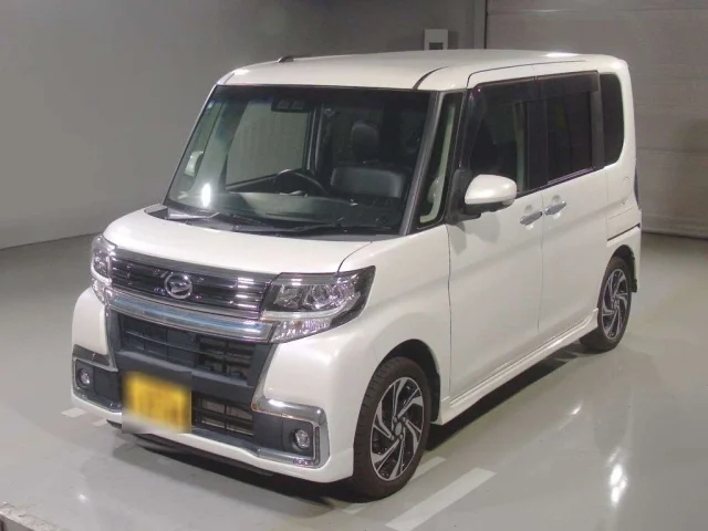 Daihatsu TANTO — фото 1