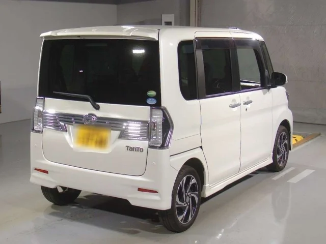 Daihatsu TANTO — фото 2