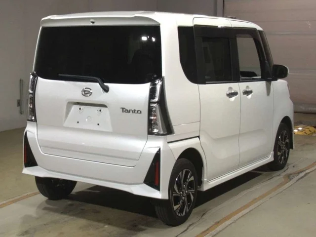 Daihatsu TANTO — фото 2