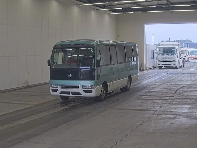 Nissan CIVILIAN — фото 1