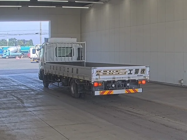 Isuzu FORWARD — фото 2