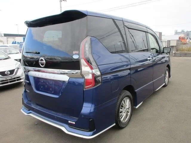 Nissan SERENA — фото 2