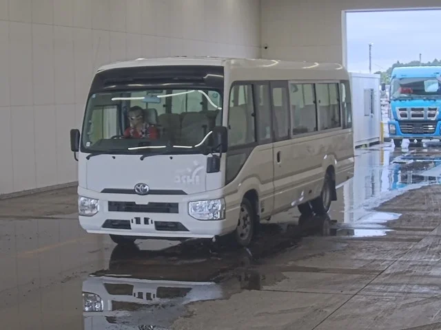 Toyota COASTER