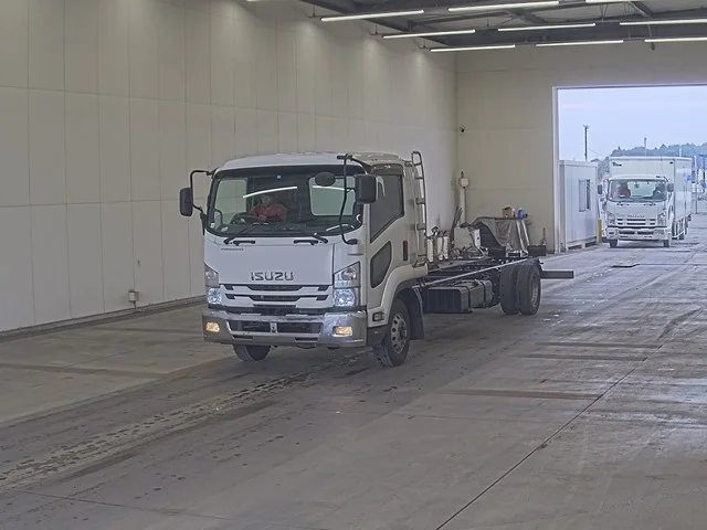 Isuzu FORWARD — фото 1