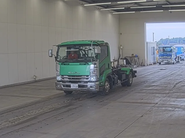Isuzu FORWARD — фото 1
