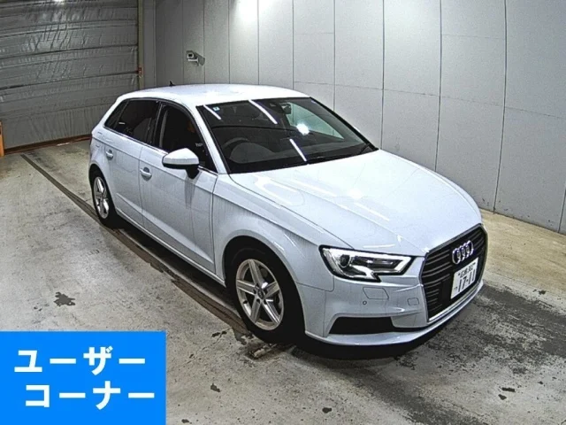 Audi A3 — фото 1