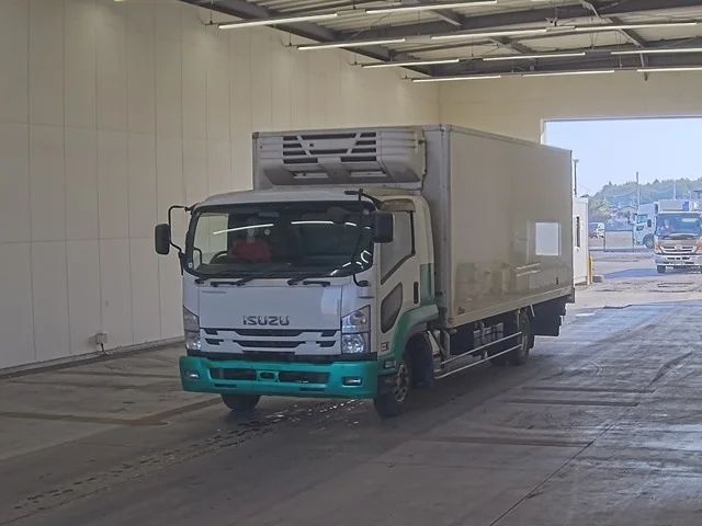 Isuzu FORWARD — фото 1