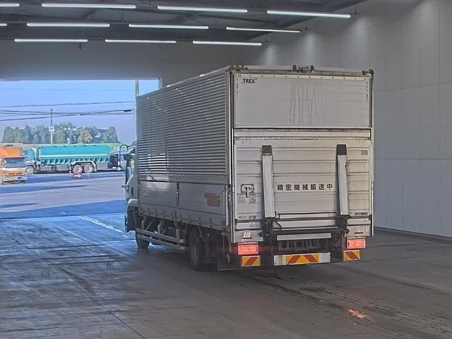 Isuzu FORWARD — фото 2