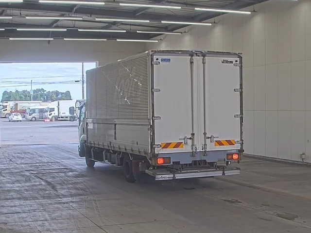 Isuzu FORWARD — фото 2