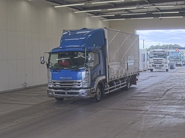 Isuzu FORWARD — фото 1