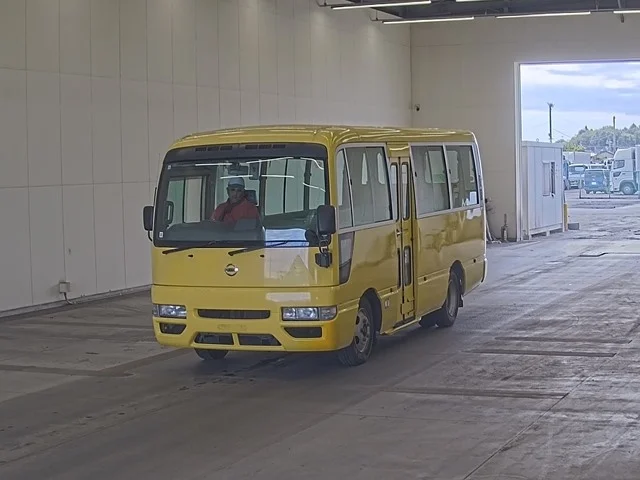 Nissan CIVILIAN — фото 1