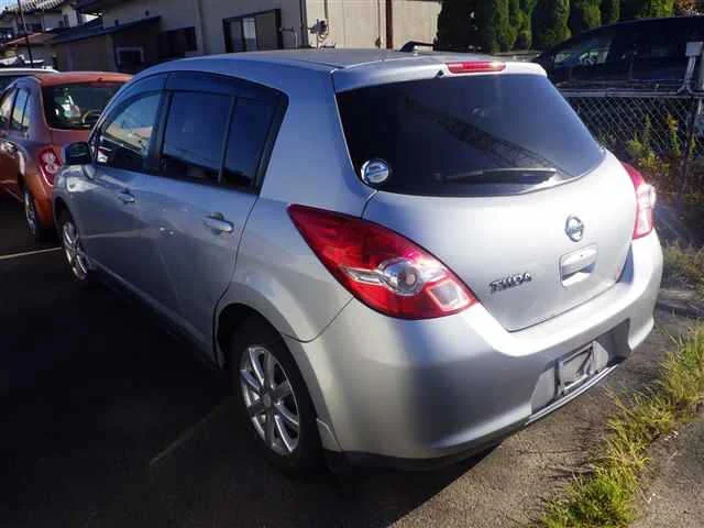 Nissan TIIDA — фото 2