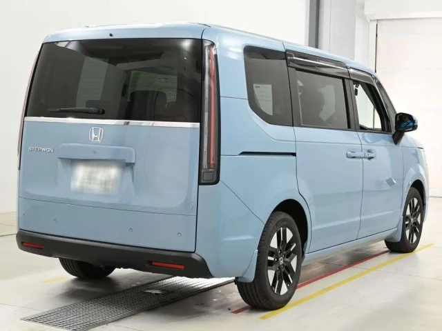 Honda STEP WAGON — фото 2
