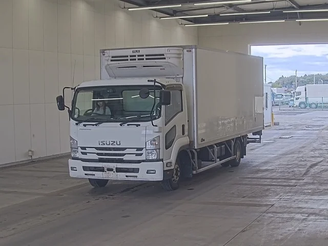 Isuzu FORWARD — фото 1