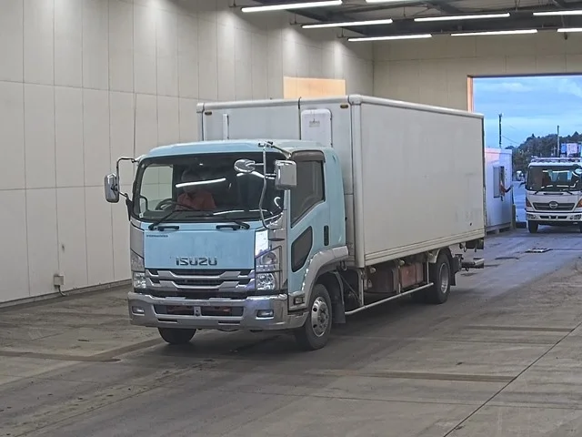 Isuzu FORWARD — фото 1