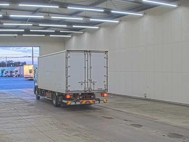 Isuzu FORWARD — фото 2