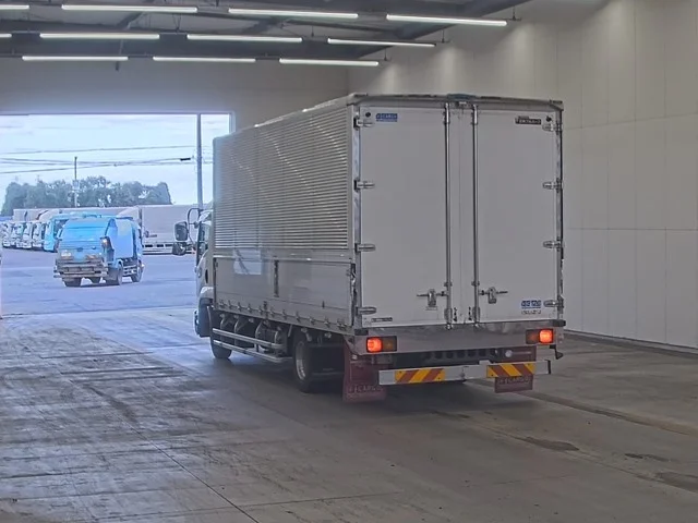 Isuzu FORWARD — фото 2