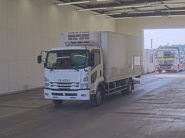 Isuzu FORWARD — фото 1