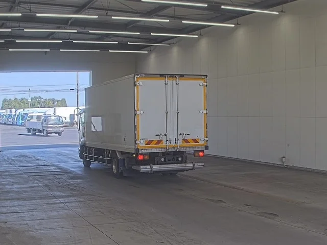 Isuzu FORWARD — фото 2