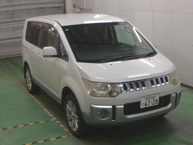 Mitsubishi DELICA D5
