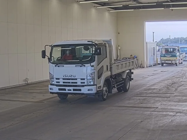 Isuzu FORWARD — фото 1
