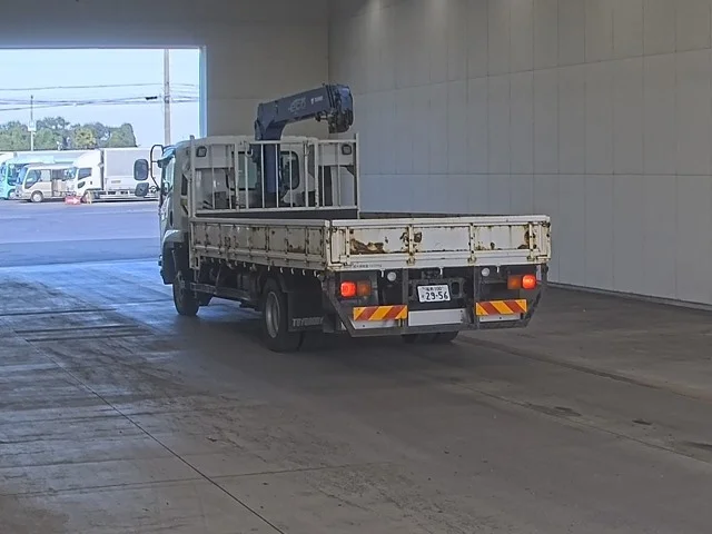 Isuzu FORWARD — фото 2