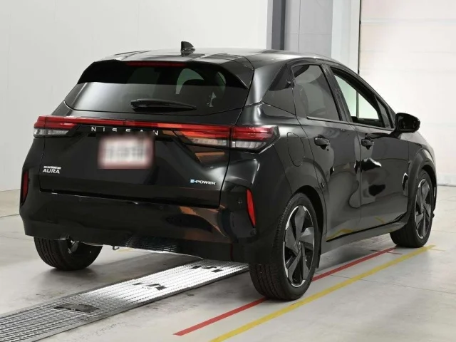 Nissan AURA — фото 2
