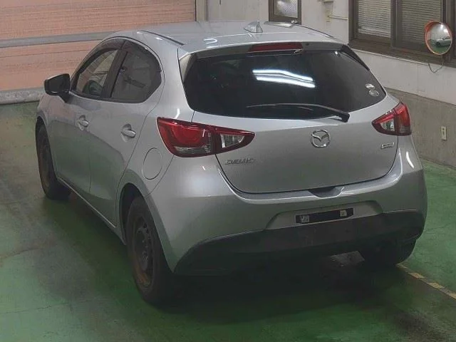 Mazda DEMIO — фото 2