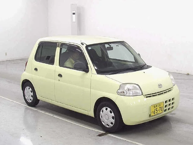 Daihatsu ESSE