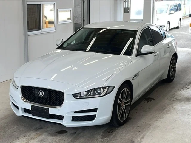 Jaguar XE