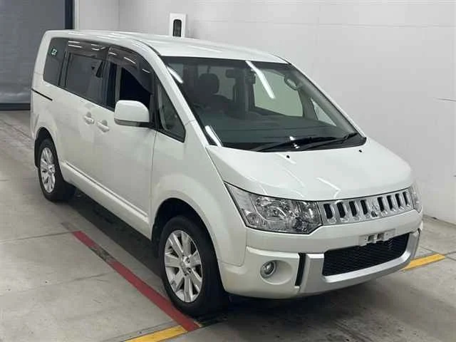 Mitsubishi DELICA D5
