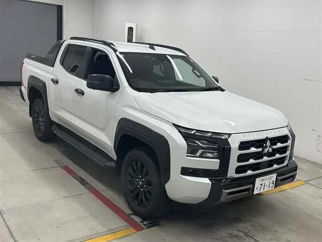 Mitsubishi TRITON