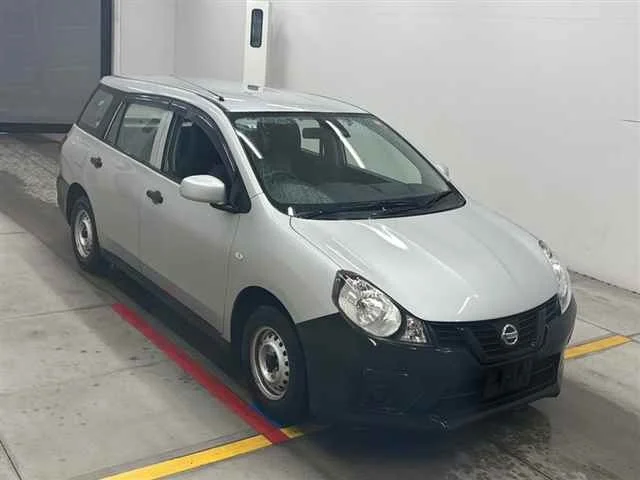 Nissan AD