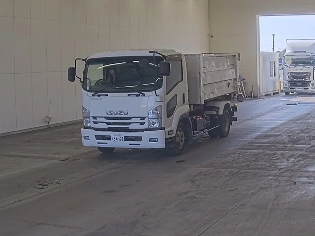 Isuzu FORWARD — фото 1