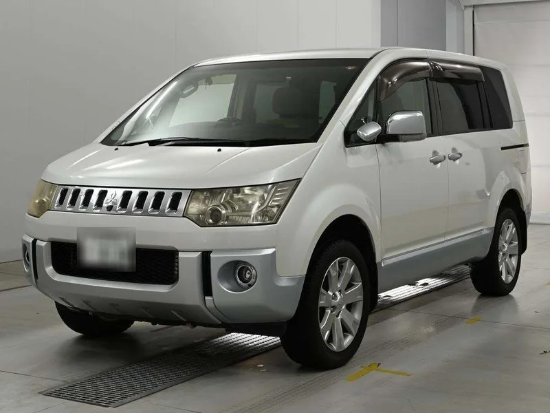 Mitsubishi DELICA — фото 1