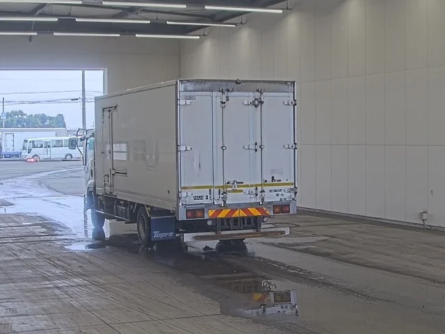 Isuzu FORWARD — фото 2