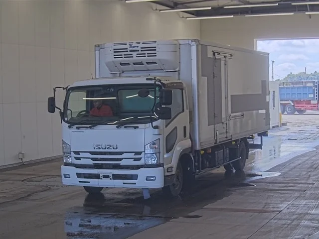 Isuzu FORWARD — фото 1