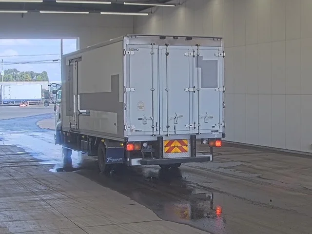 Isuzu FORWARD — фото 2