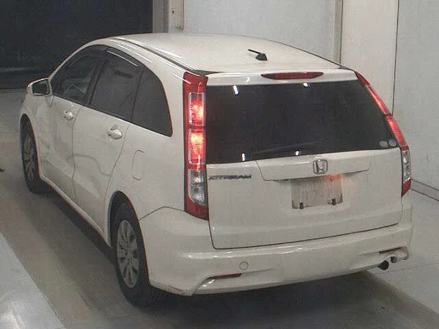 Honda STREAM — фото 2