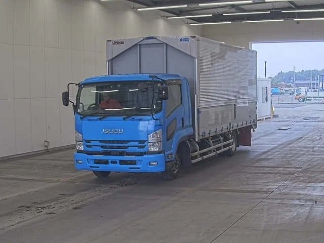 Isuzu FORWARD — фото 1