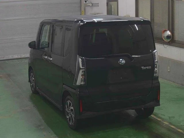 Daihatsu TANTO — фото 2