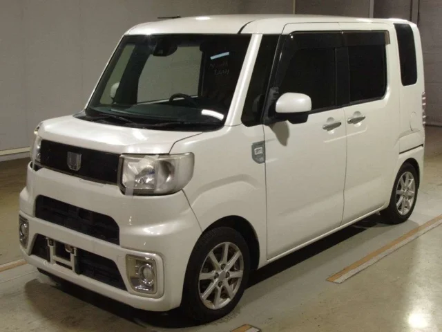 Daihatsu WAKE — фото 1