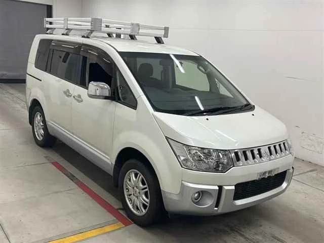 Mitsubishi DELICA D5
